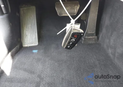 2015 Hyundai Genesis 3.8 z USA, uszkodzony, nr VIN KMHGN4JE2FU084191